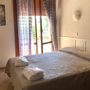 Maison d'hôtes Sansovino Bed And Car 